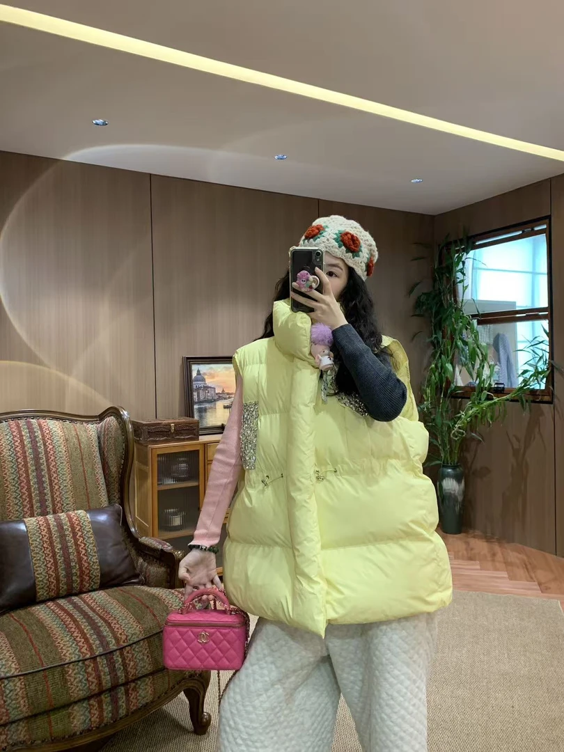 In a Chou 冬日梦境 秋冬韩版重工碎钻厚款中长款宽松型马夹