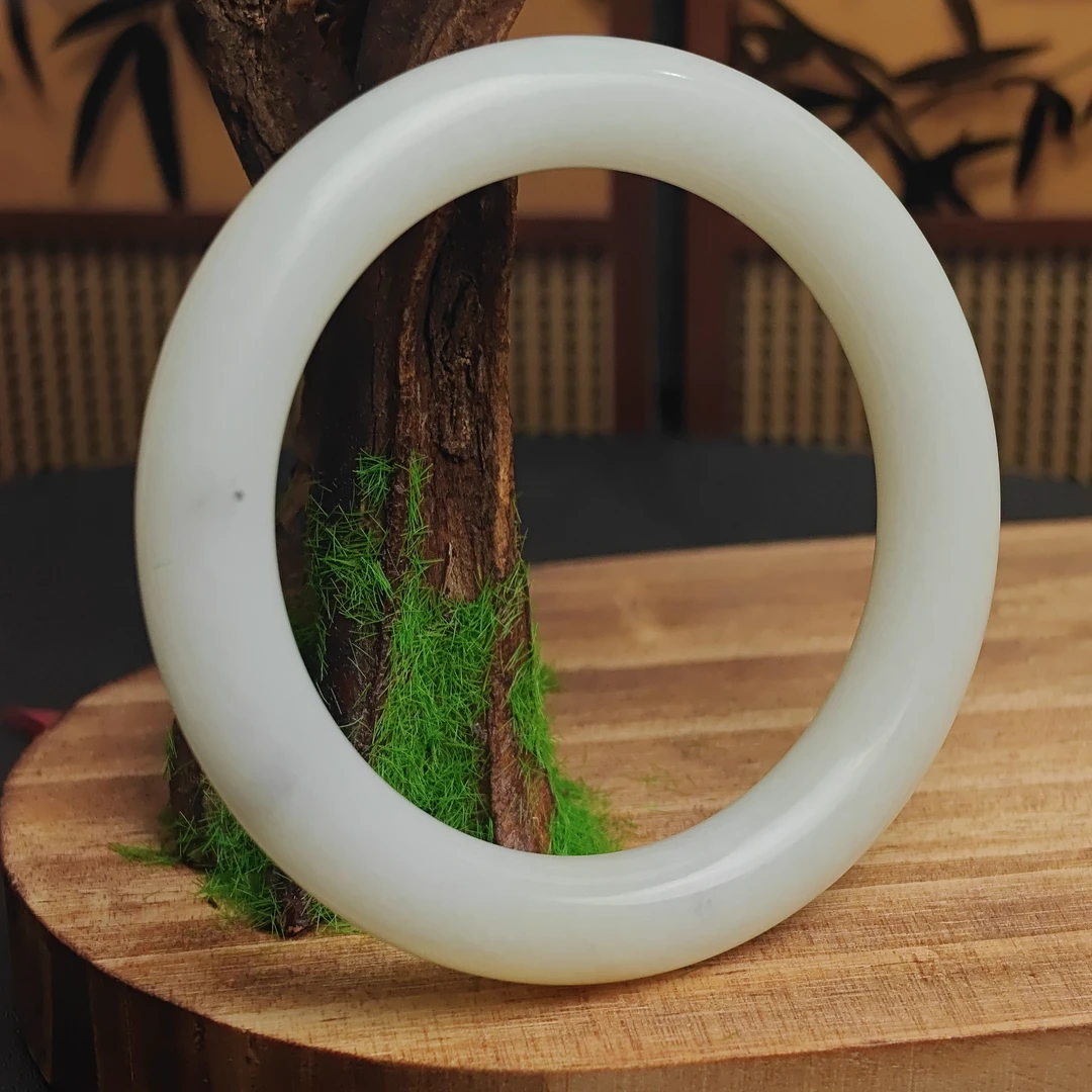 一级白糖白手镯A059