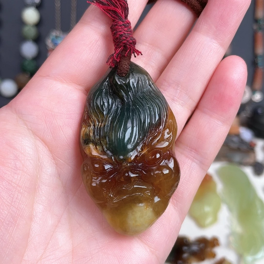 蛇纹石玉未镶嵌颈饰