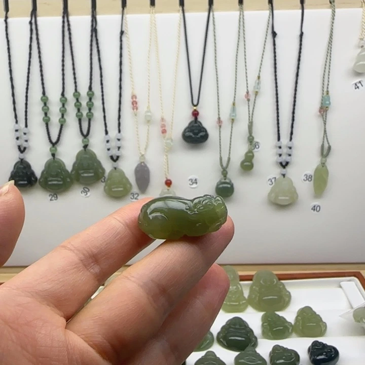 和田玉（糖玉）未镶嵌颈饰