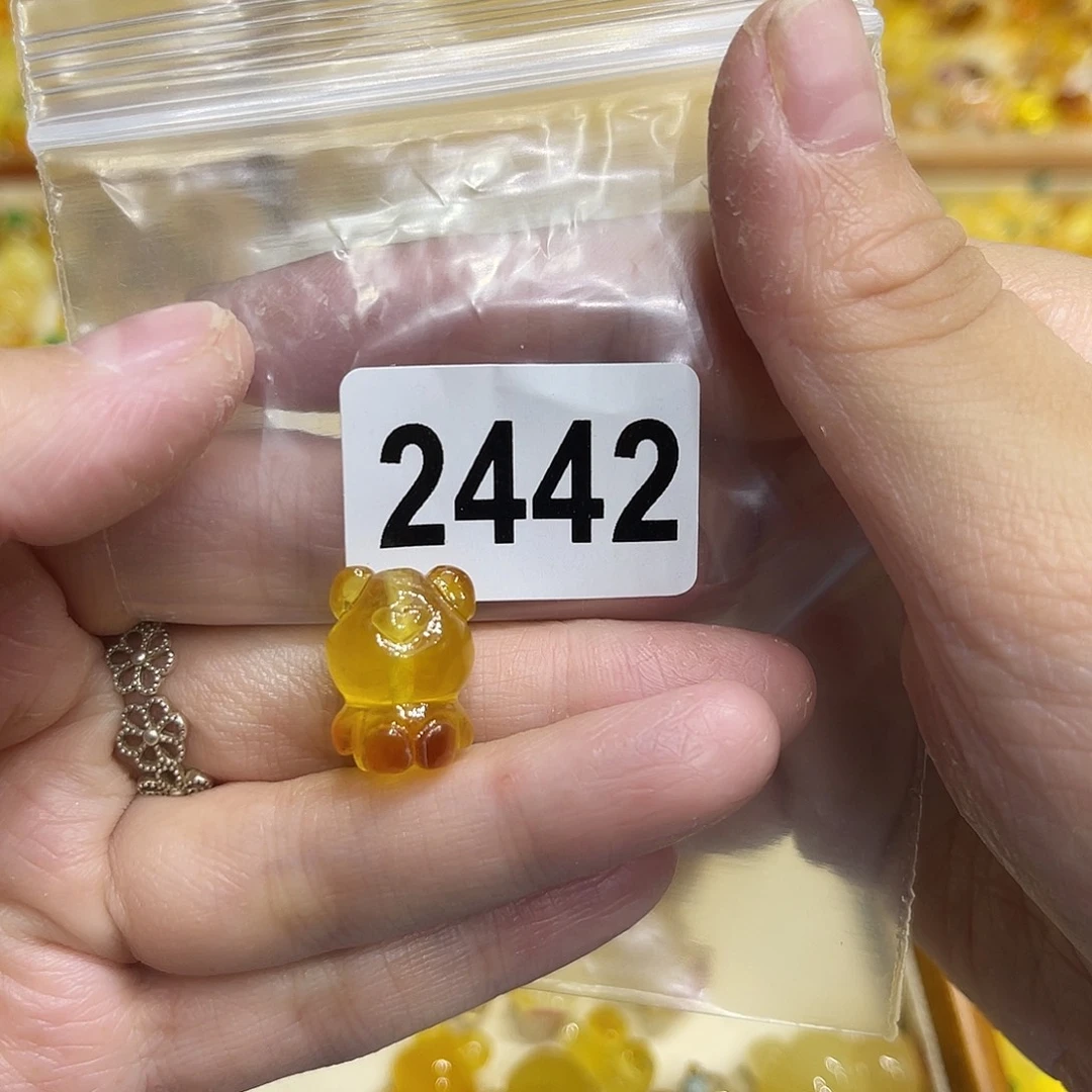 琥珀未镶嵌颈饰蜜蜡