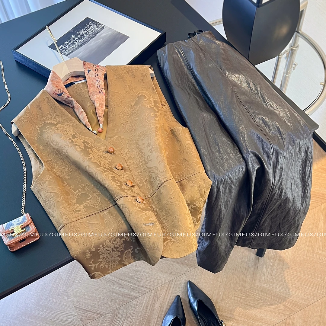 新中式高级感熟女风套装裙2025早秋气质显瘦丝巾V领暗纹提花马甲