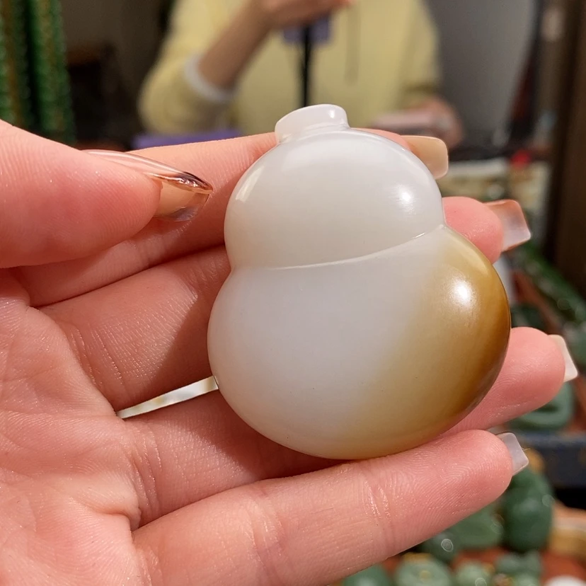 【闪购商品】吊坠(赠链)未镶嵌和田玉