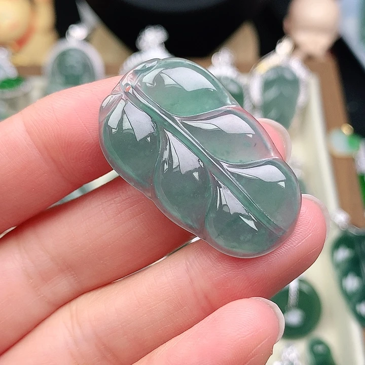 颈饰银S925镶嵌翡翠吊坠