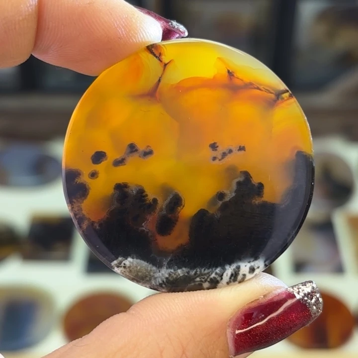 玛瑙/玉髓颈饰未镶嵌