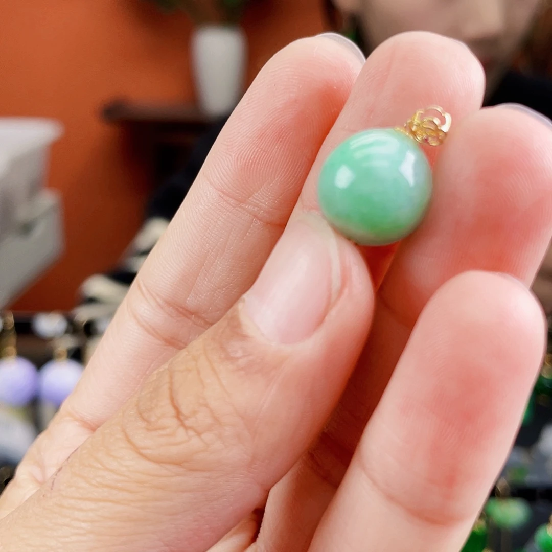 翡翠18K金镶嵌耳饰