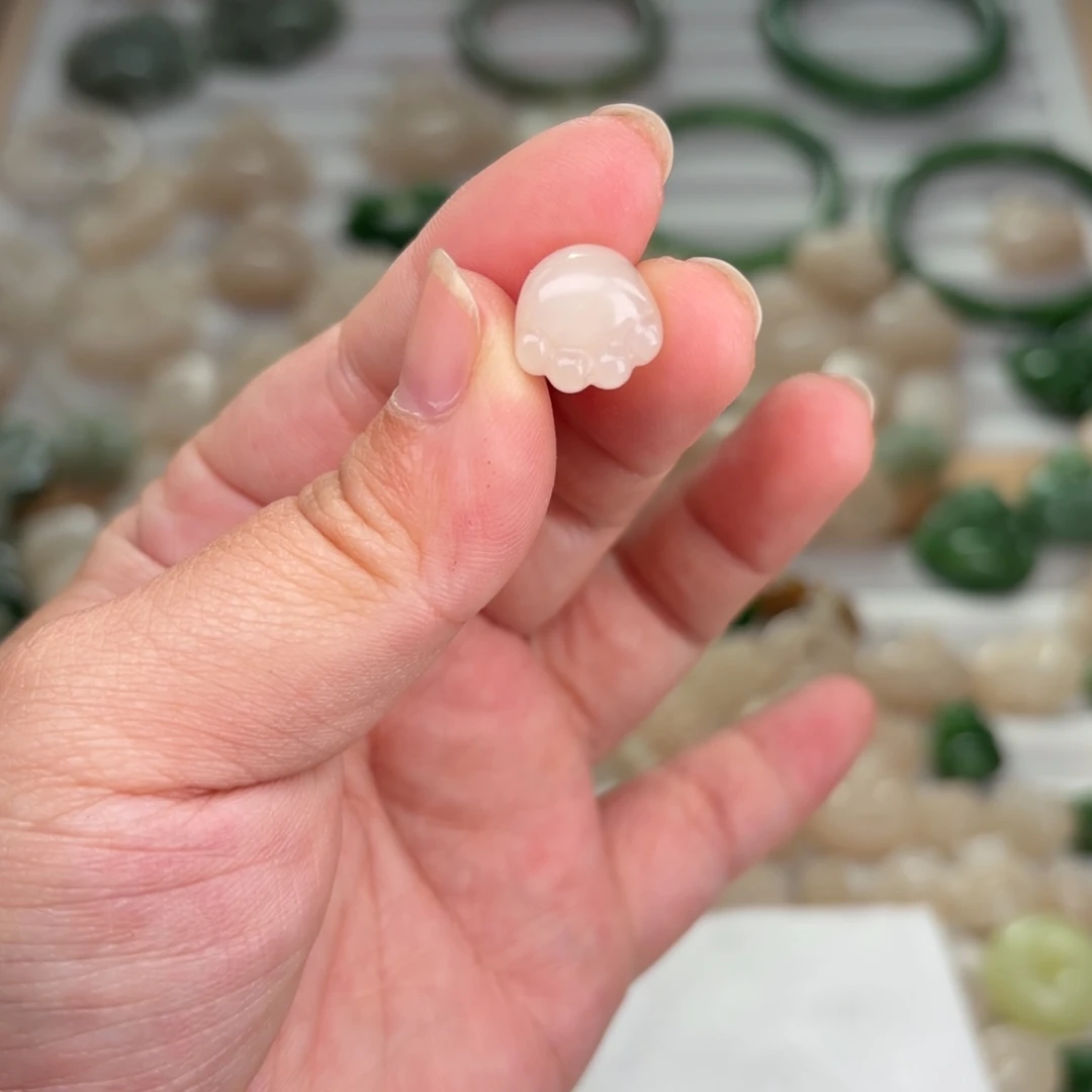 和田玉颈饰未镶嵌菜***睡