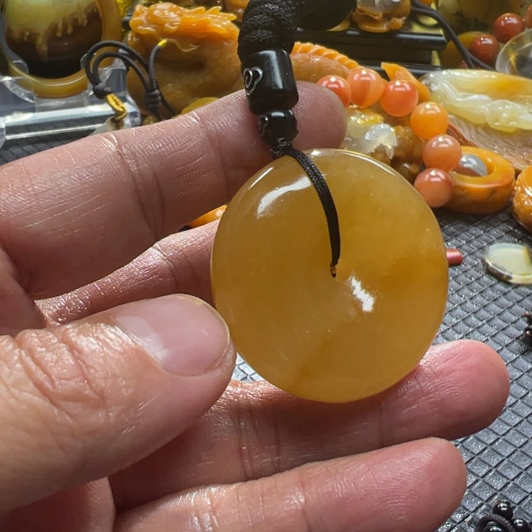 石英质玉未镶嵌颈饰