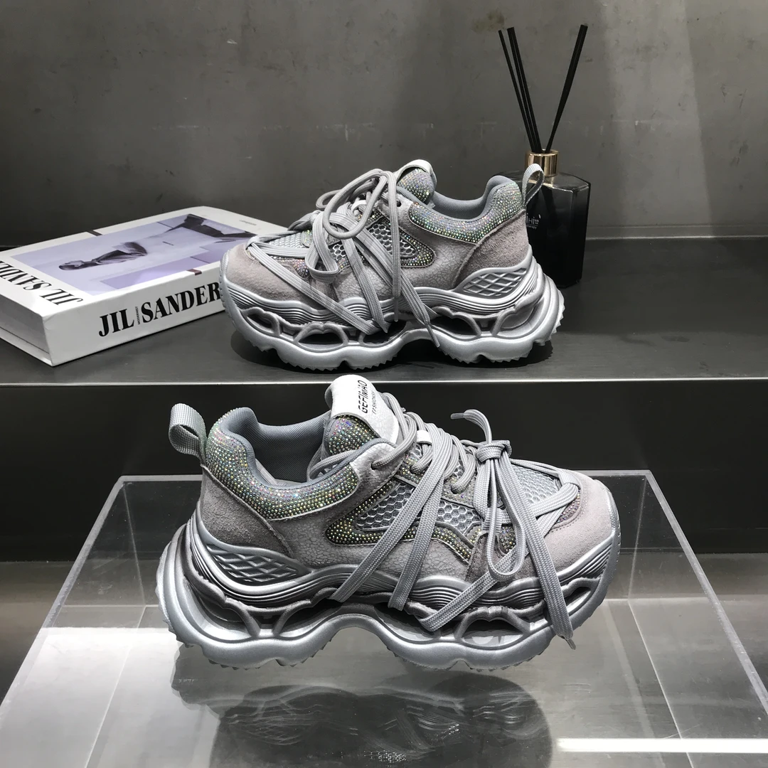 潮牌绑带水钻休闲运动老爹鞋女2025新款超轻厚底小个子增高6厘米