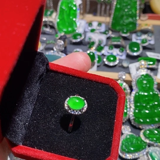 翡翠未镶嵌戒指戒指