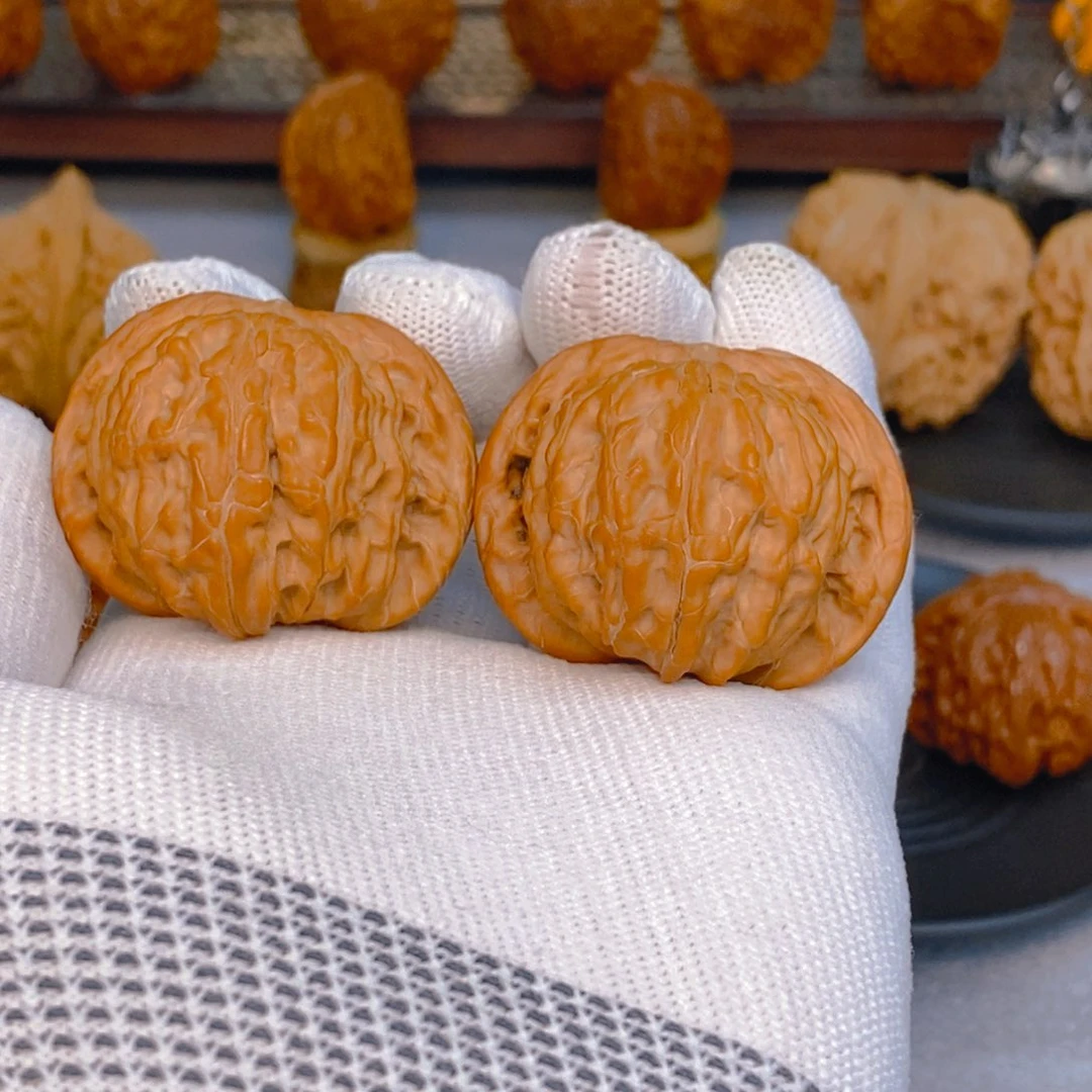 文玩核桃吊坠天花板级 延庆老树 磨盘 正