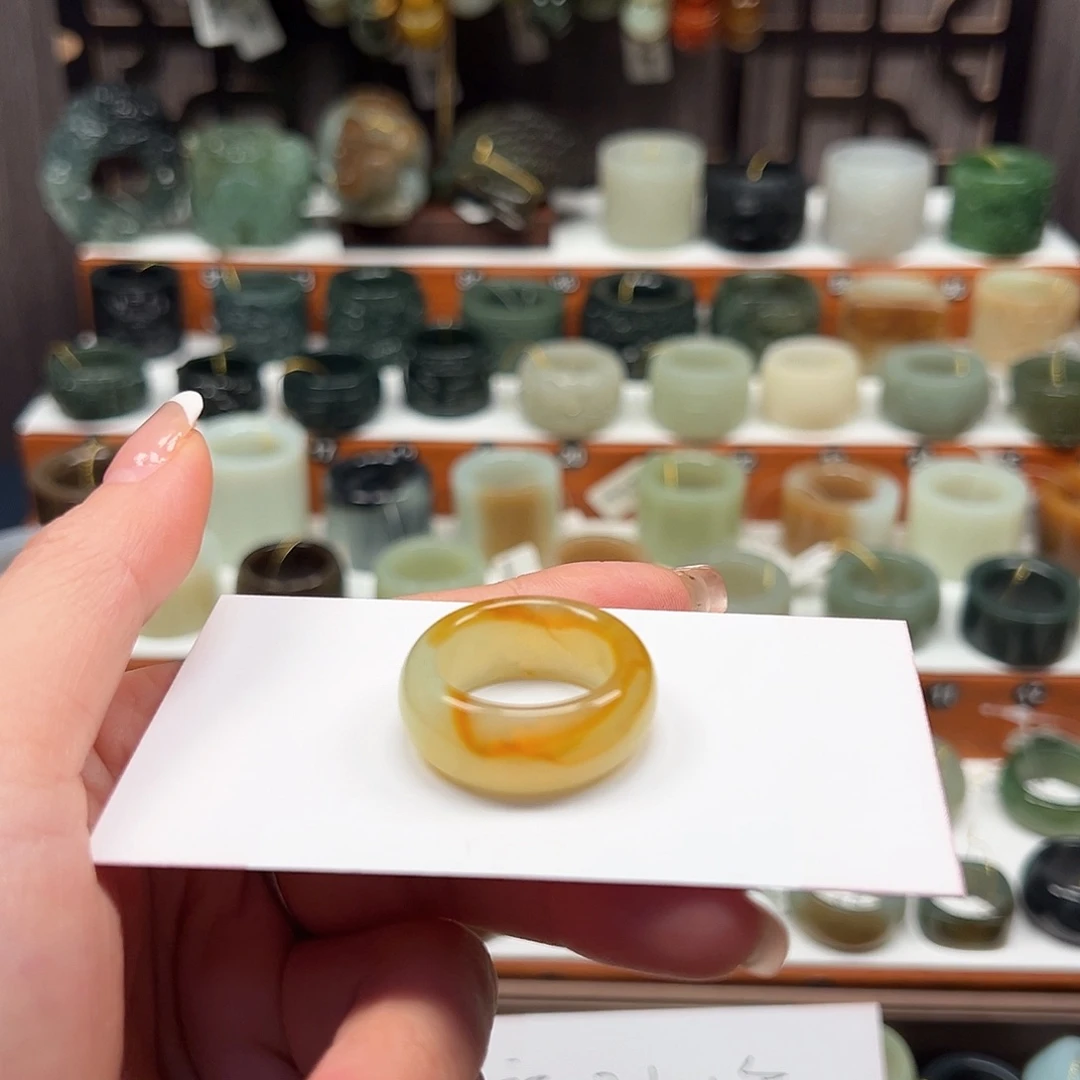 杨***店蛇纹石玉未镶嵌戒指