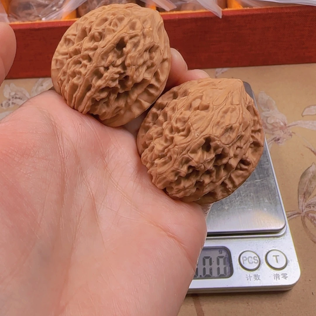 文玩核桃吊坠老鸡心38-266