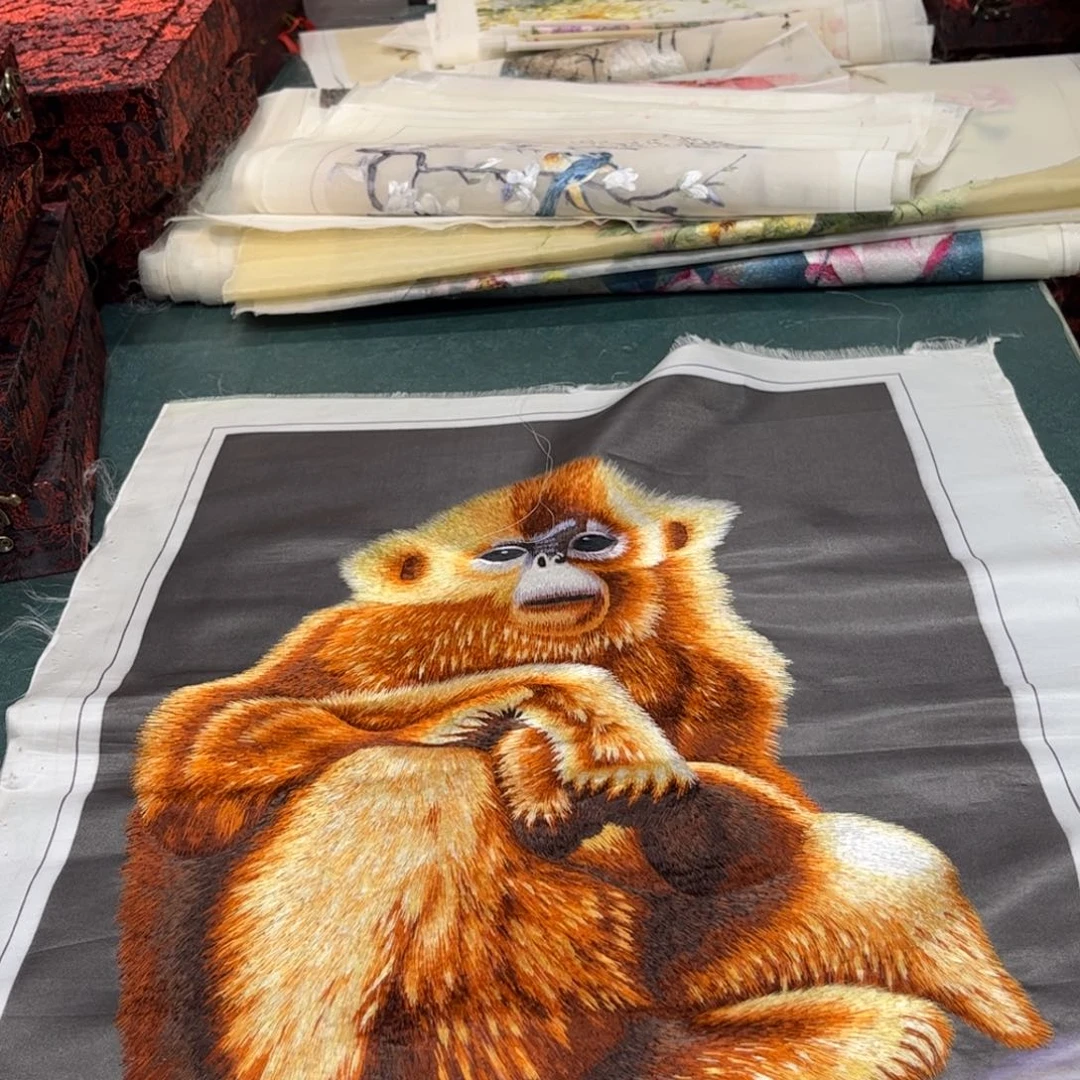 刺绣5****3纯手工打造的全新的