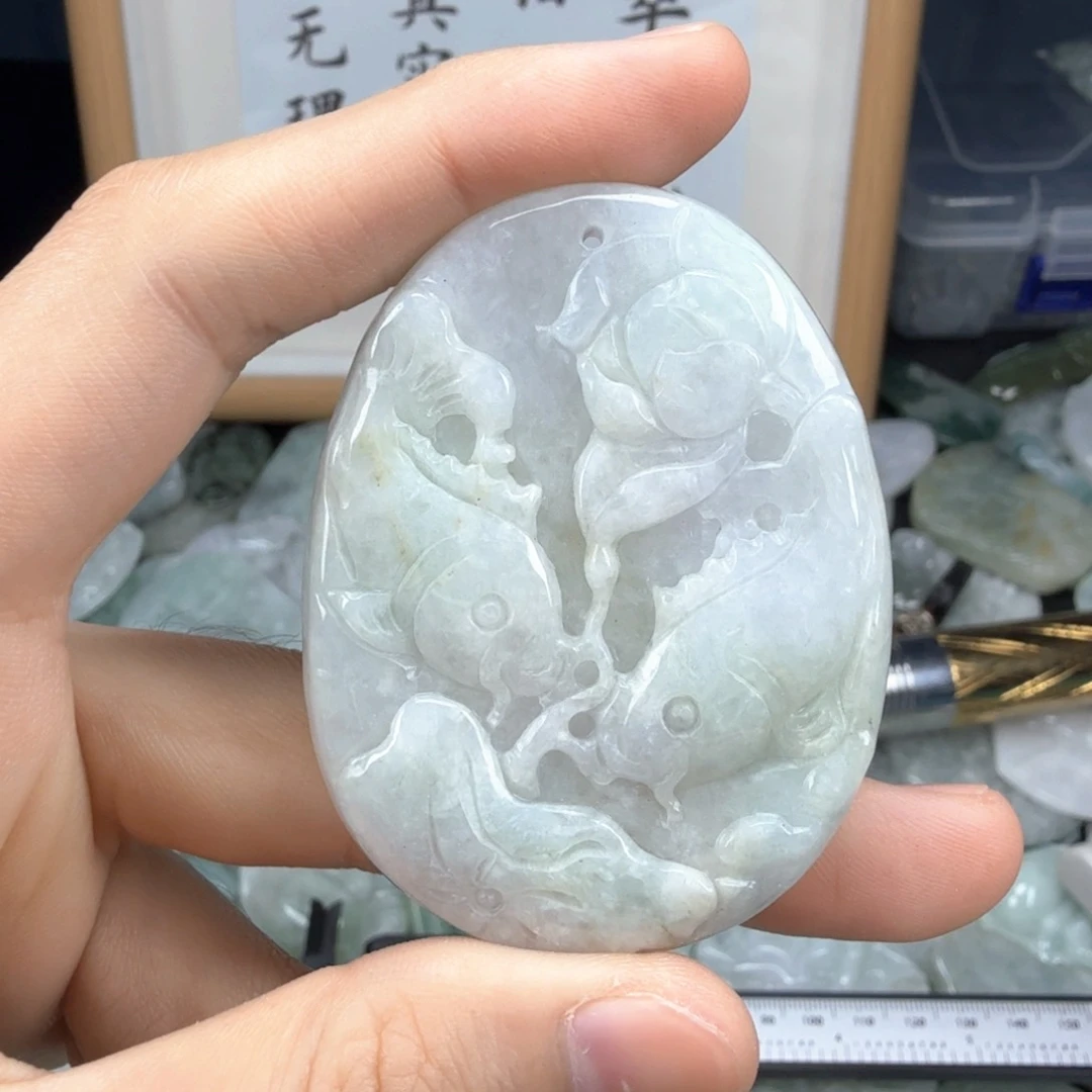 翡翠挂件未镶嵌翡翠