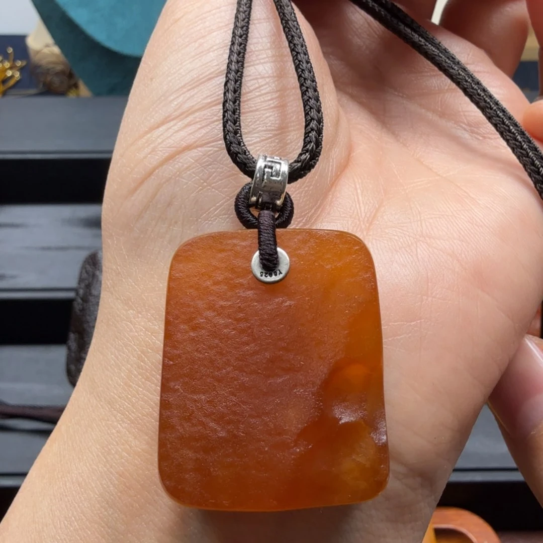 琥珀吊坠(赠链)未镶嵌