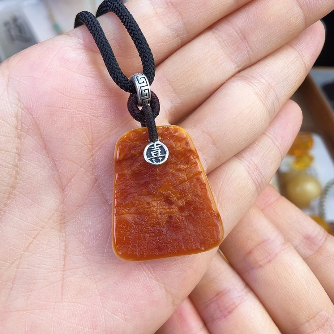 未镶嵌琥珀珠宝奇石