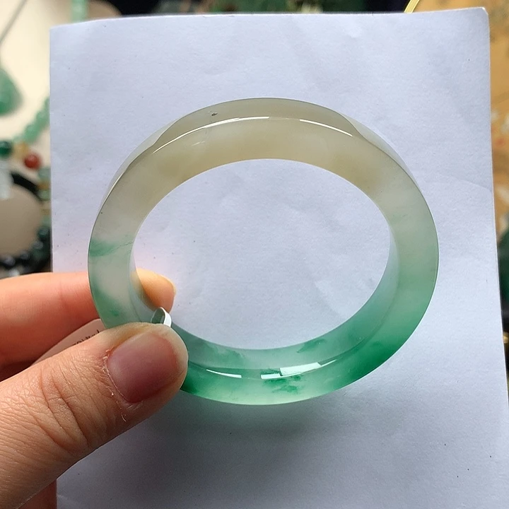 石英质玉未镶嵌手镯