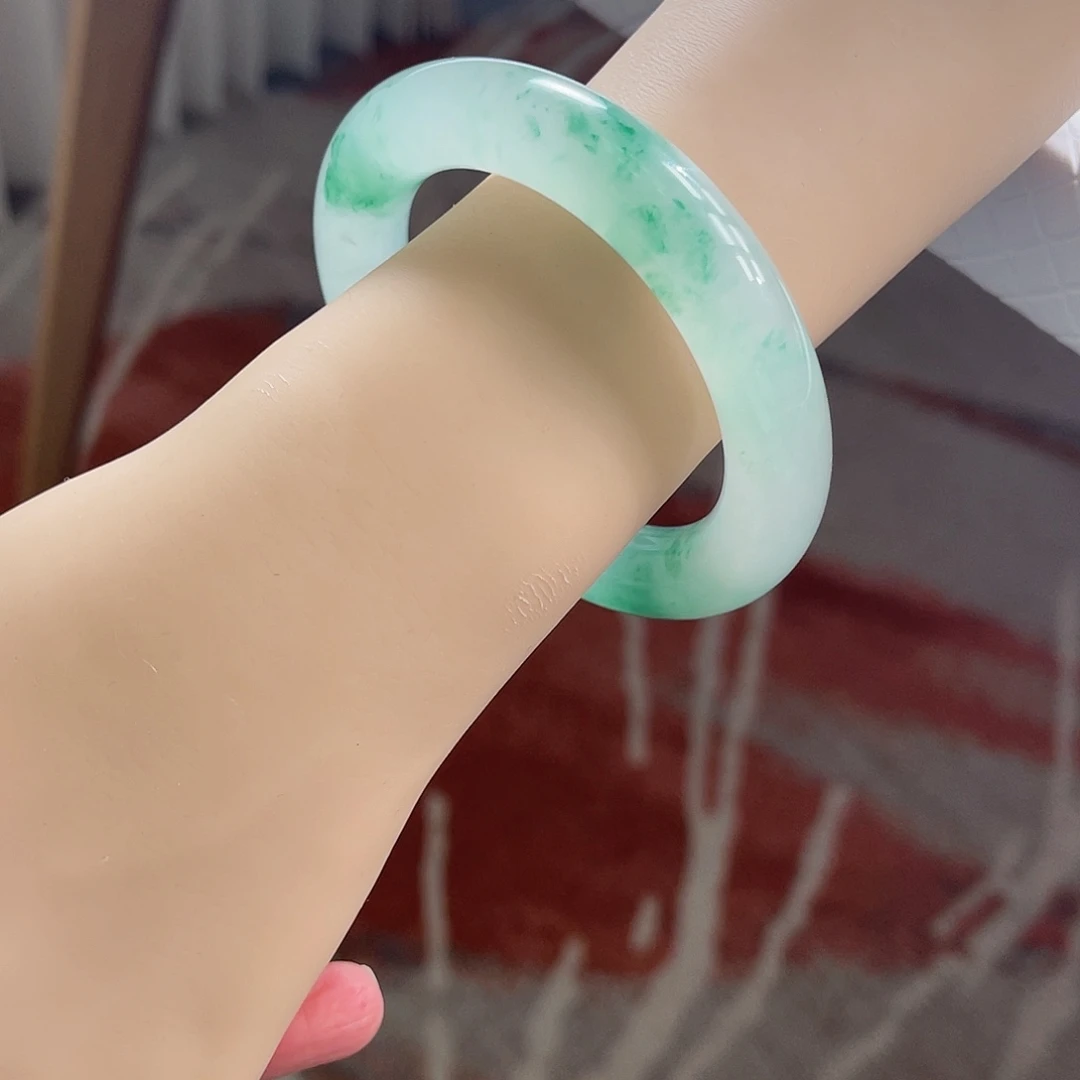 石英质玉未镶嵌手镯