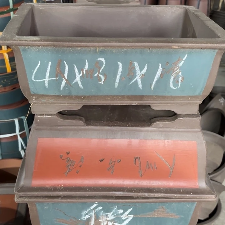 紫砂花盆100-3。  微瑕