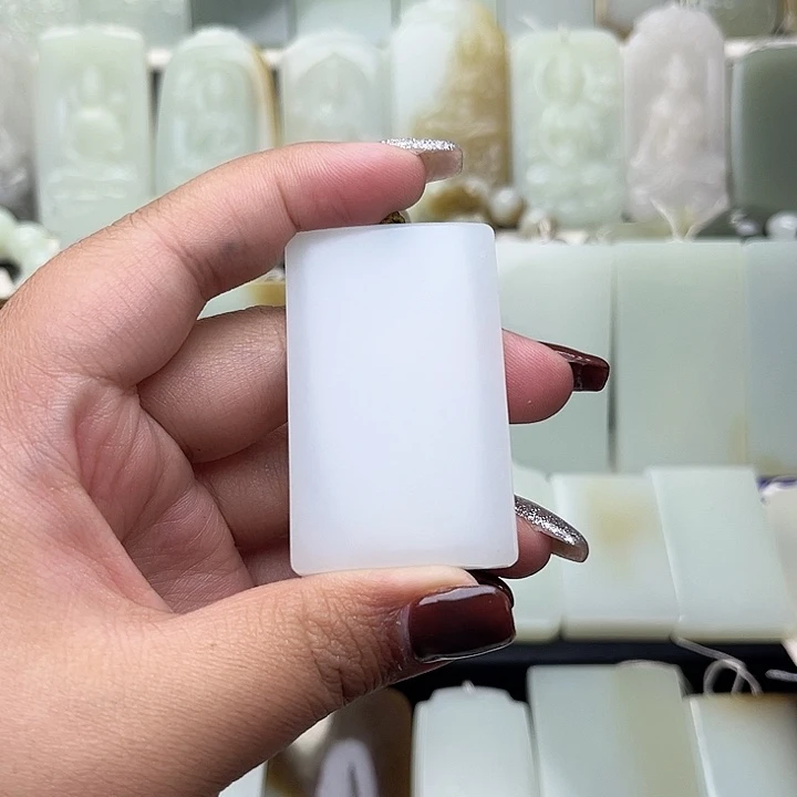 颈饰未镶嵌和田玉