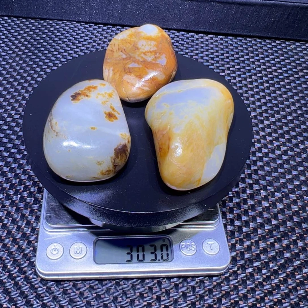 吊坠(不含链)未镶嵌和田玉（子料）303