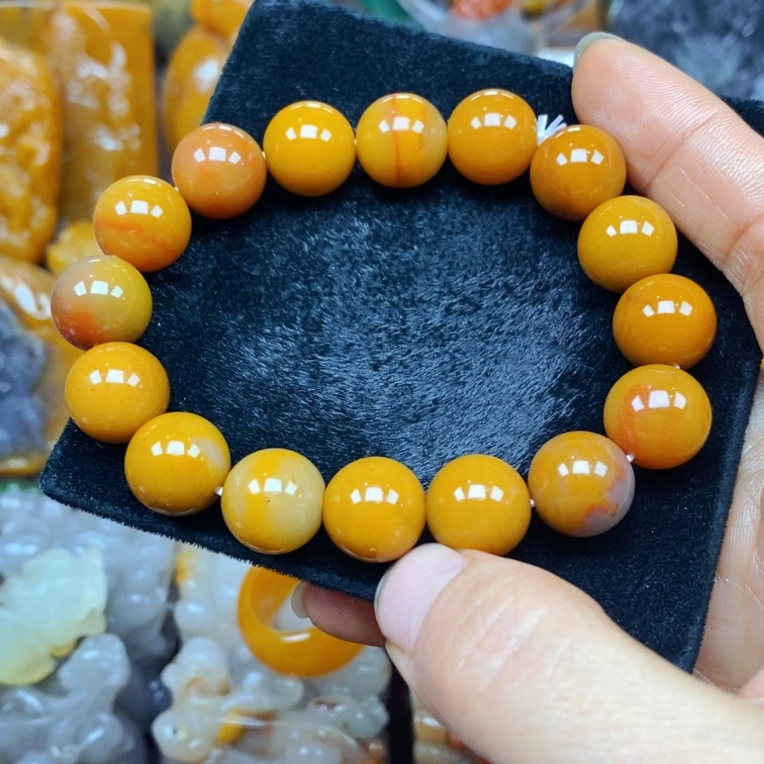 未镶嵌石英质玉（黄龙玉）颈饰