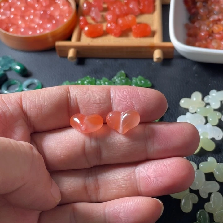 颈饰未镶嵌南红玛瑙