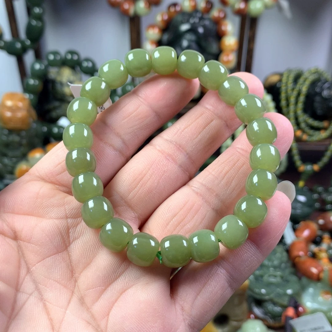 透闪石质玉手链未镶嵌山**人