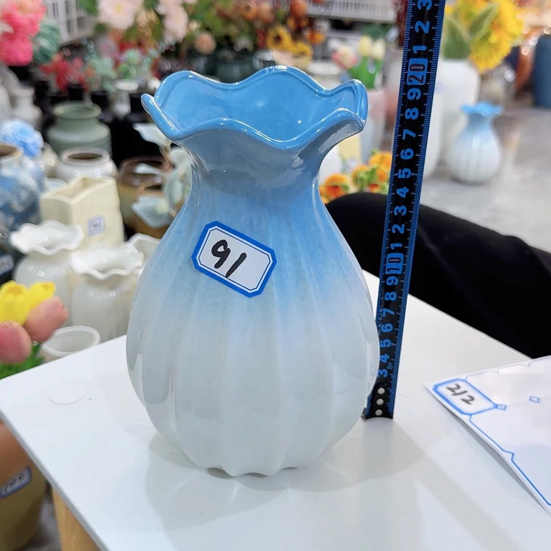 91号陶瓷高20厘米瑕疵一个