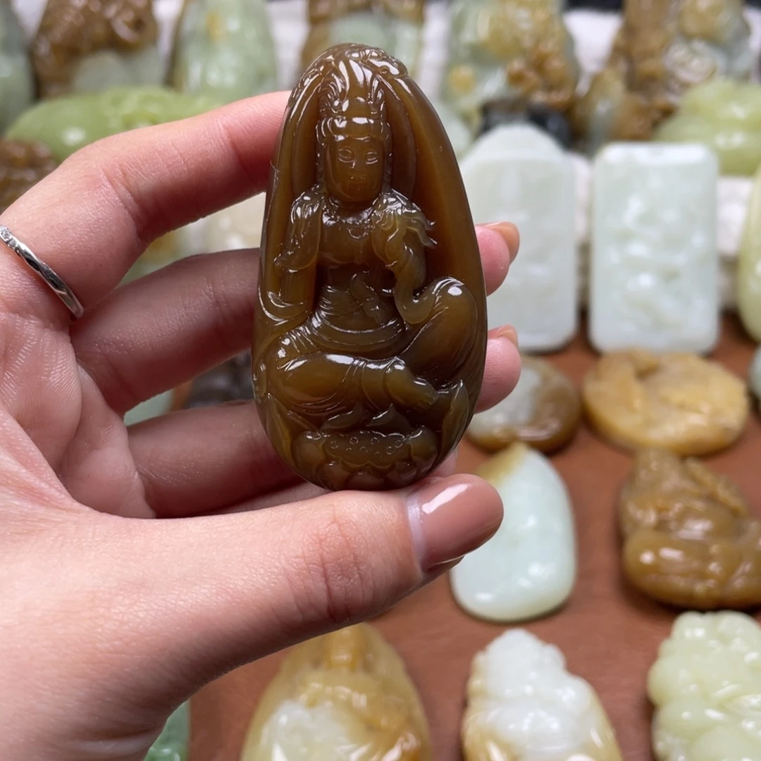 和田玉未镶嵌颈饰