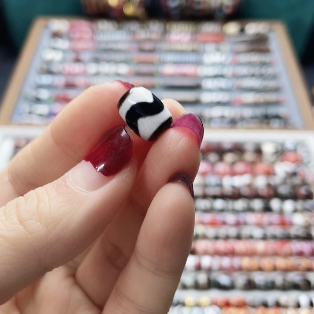 玛***…玛瑙/玉髓未镶嵌颈饰