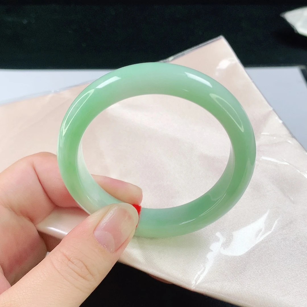 翡翠手镯未镶嵌52-53圈 2845