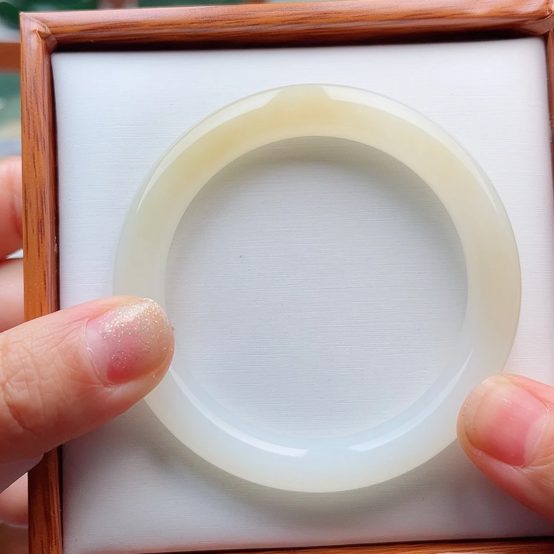 和田玉未镶嵌手镯52