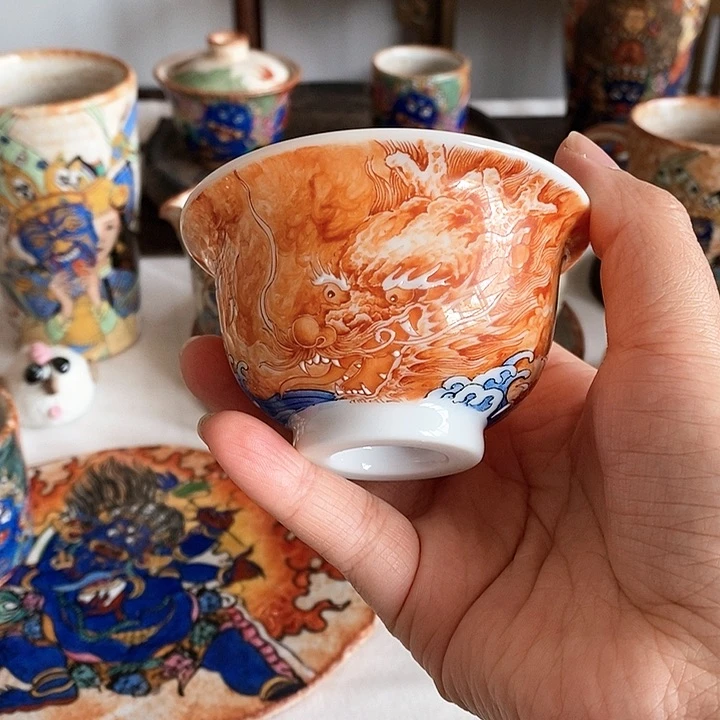 手工手绘矾红龙杯杯