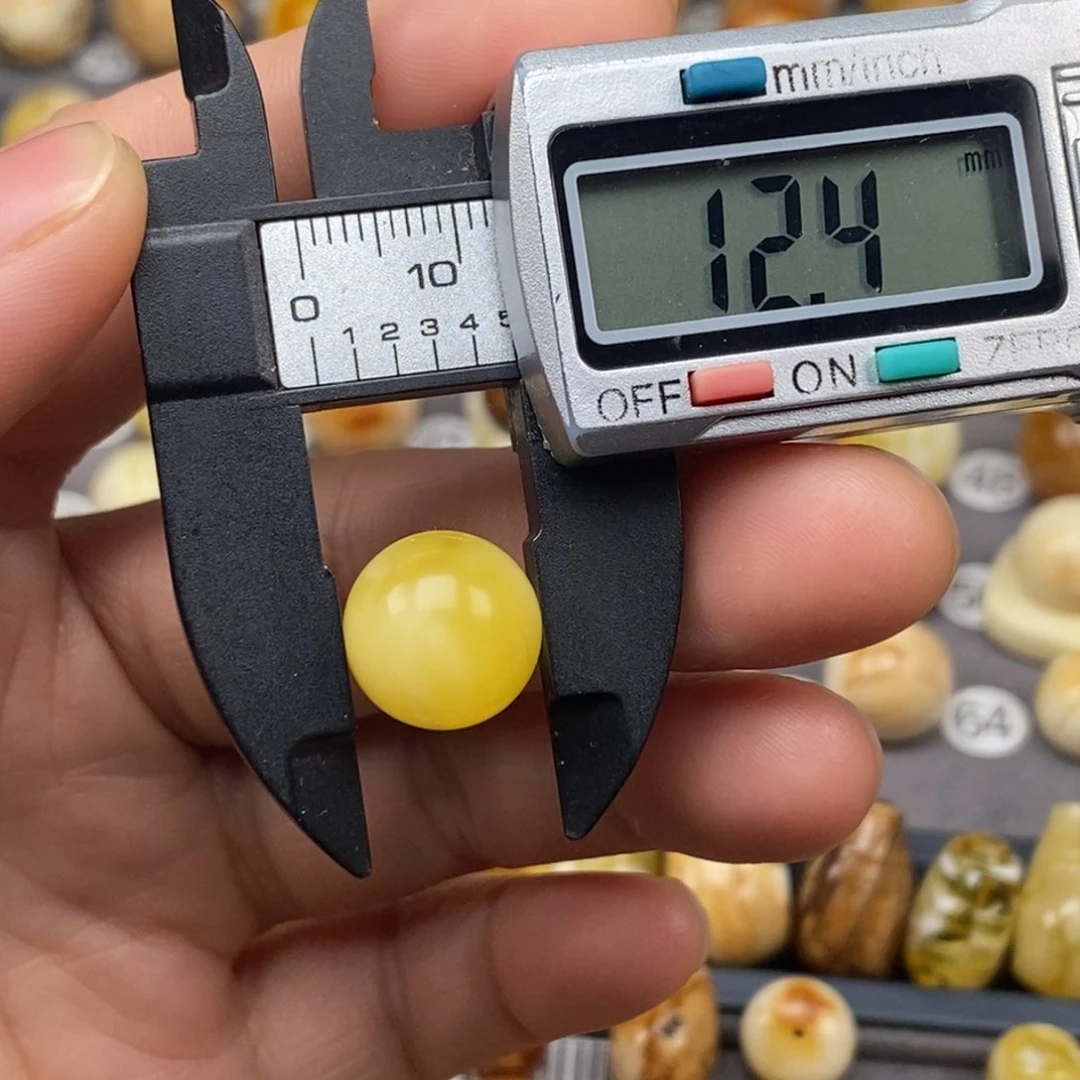 蜜蜡珠宝奇石未镶嵌贾*雨