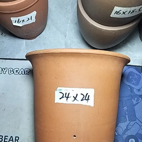 红泥特大金钟一个