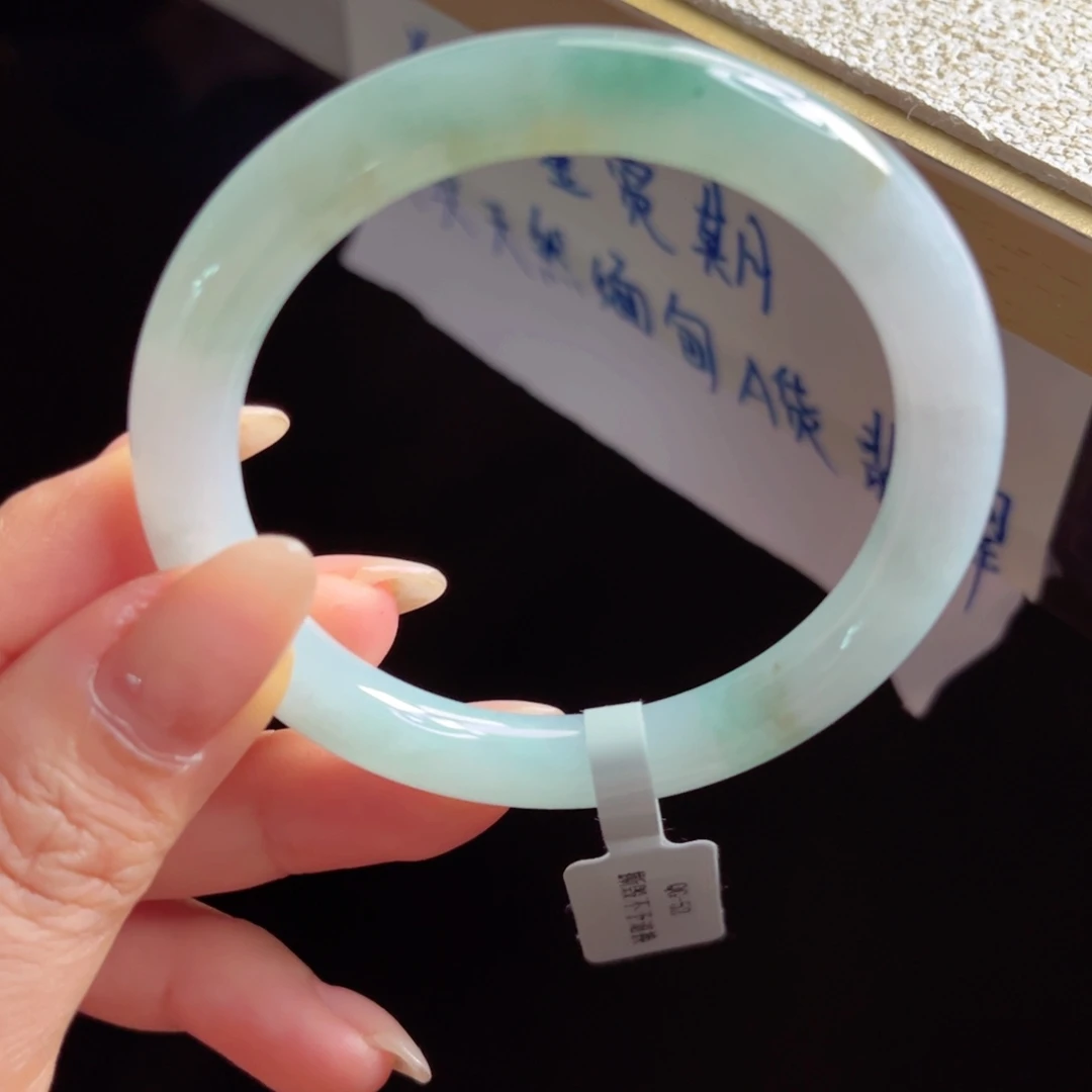 翡翠未镶嵌手镯手镯