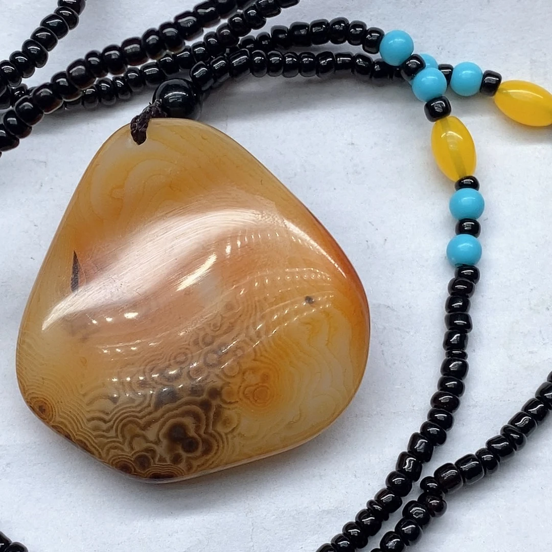 玛瑙/玉髓颈饰未镶嵌东**珠