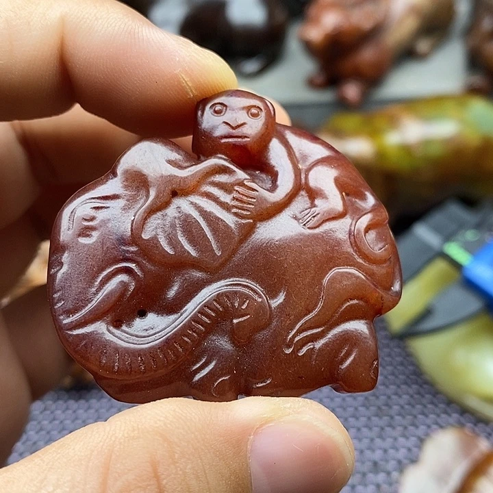 未镶嵌蛇纹石玉颈饰