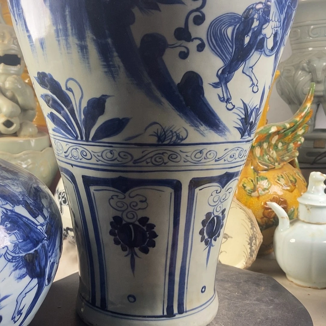 秋波梅瓶两件？．？，？，？