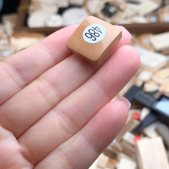 泥塑不打孔联系客服