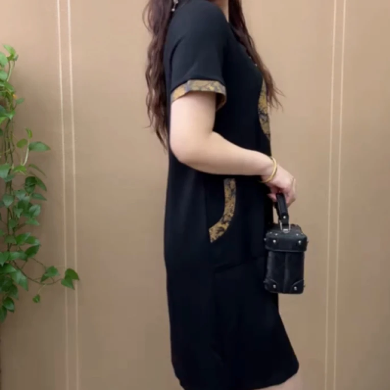 2025新中式夏季新款时尚国风显瘦高档气质盘扣短袖中年爆款连衣裙