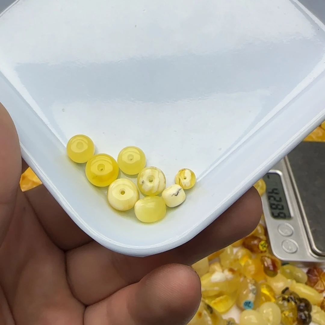 琥珀未镶嵌裸石1.94克一组01有瑕