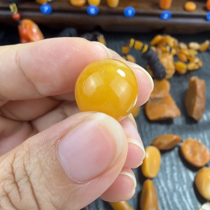 用***7田黄石田黄石珠子