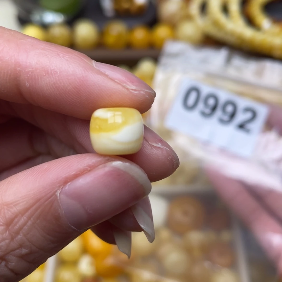 蜜蜡珠宝奇石未镶嵌10.2