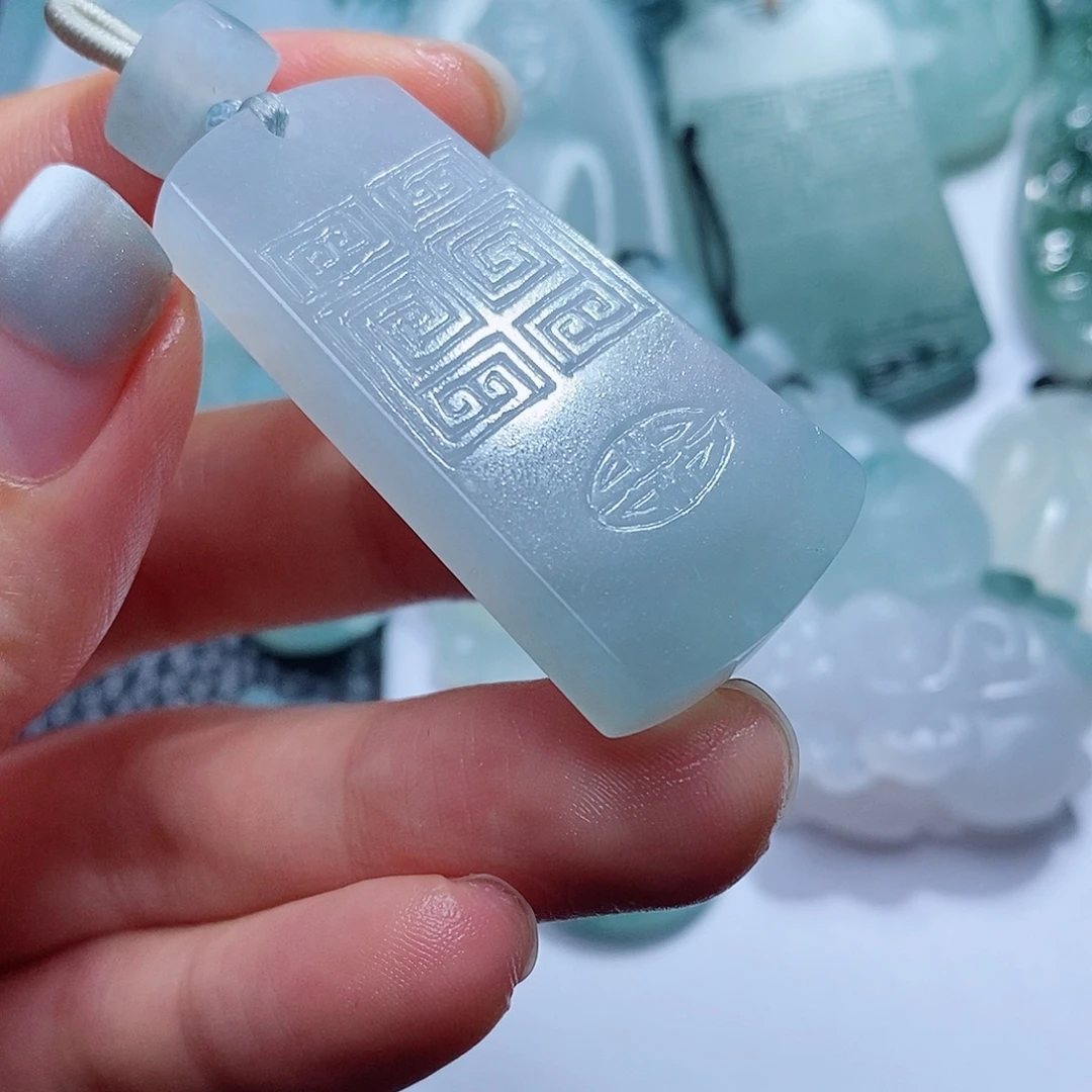 定制翡翠未镶嵌毛货付款后确认抛光