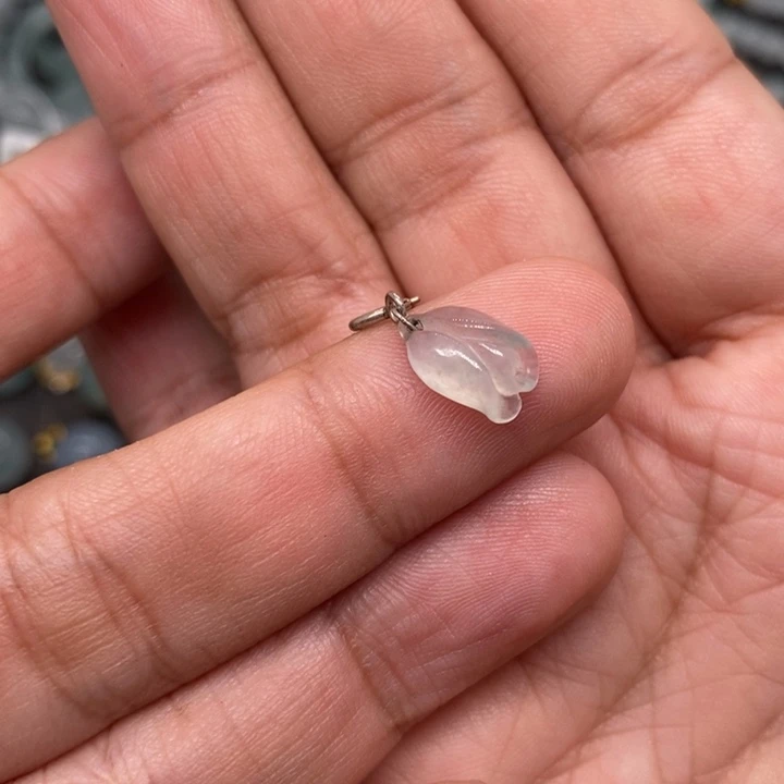 翡翠未镶嵌颈饰我在