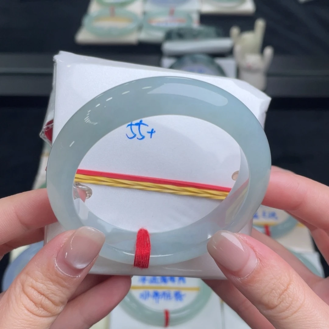 翡翠手镯未镶嵌_**樂翡翠