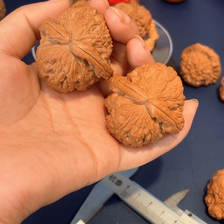 核桃闷白43尺核桃